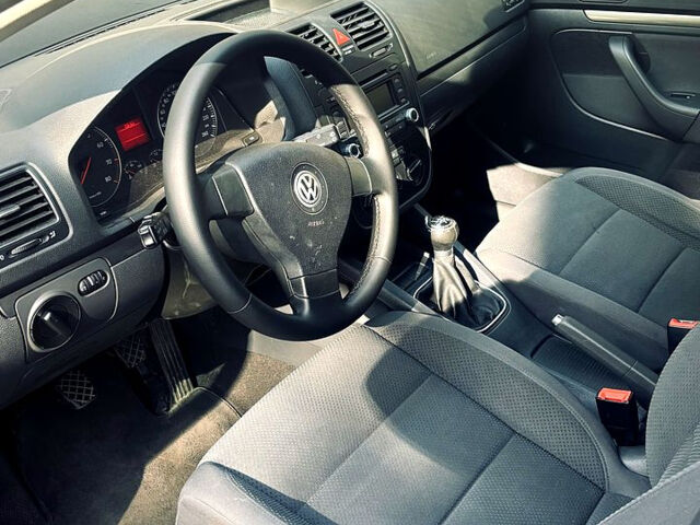 Фольксваген Гольф, об'ємом двигуна 1.6 л та пробігом 225 тис. км за 5400 $, фото 8 на Automoto.ua