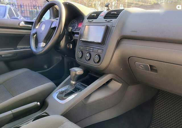 Фольксваген Гольф, объемом двигателя 1.6 л и пробегом 334 тыс. км за 5299 $, фото 17 на Automoto.ua