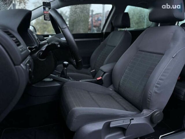 Фольксваген Гольф, объемом двигателя 1.6 л и пробегом 214 тыс. км за 6000 $, фото 25 на Automoto.ua