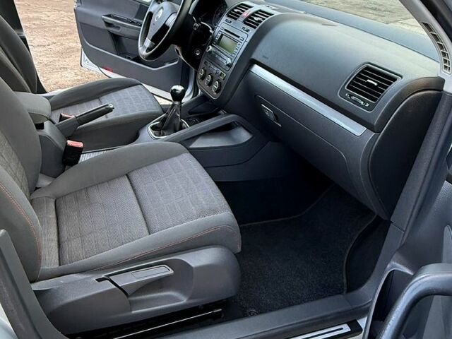 Фольксваген Гольф, объемом двигателя 1.6 л и пробегом 198 тыс. км за 6500 $, фото 8 на Automoto.ua