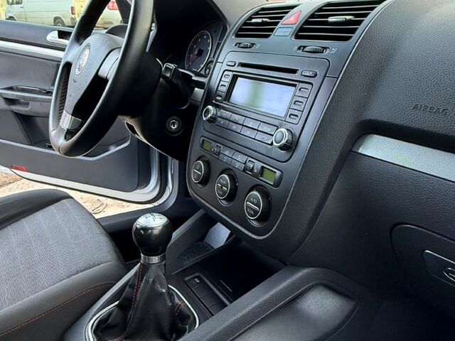 Фольксваген Гольф, объемом двигателя 1.6 л и пробегом 198 тыс. км за 6500 $, фото 6 на Automoto.ua