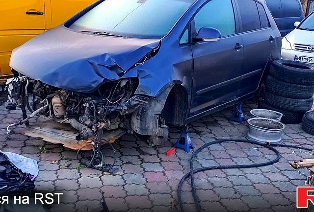 Фольксваген Гольф, об'ємом двигуна 1.4 л та пробігом 300 тис. км за 2000 $, фото 3 на Automoto.ua