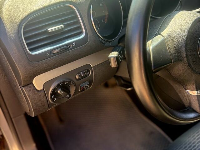 Фольксваген Гольф, объемом двигателя 1.6 л и пробегом 232 тыс. км за 7499 $, фото 6 на Automoto.ua