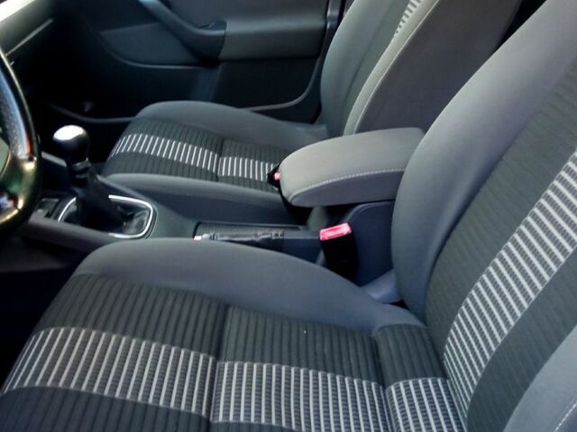 Фольксваген Гольф, об'ємом двигуна 1.6 л та пробігом 210 тис. км за 6500 $, фото 8 на Automoto.ua