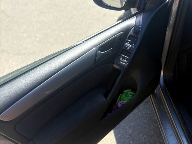 Фольксваген Гольф, объемом двигателя 1.6 л и пробегом 232 тыс. км за 7499 $, фото 5 на Automoto.ua