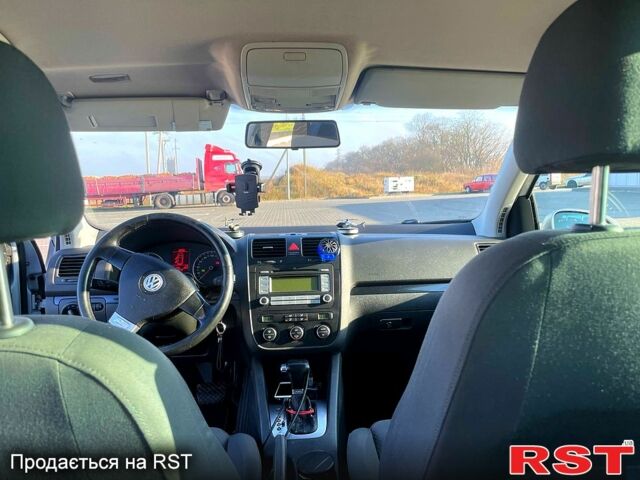 Фольксваген Гольф, объемом двигателя 2 л и пробегом 290 тыс. км за 7200 $, фото 2 на Automoto.ua