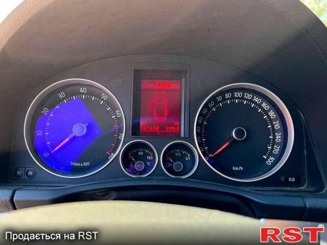 Фольксваген Гольф, объемом двигателя 2 л и пробегом 201 тыс. км за 7800 $, фото 2 на Automoto.ua