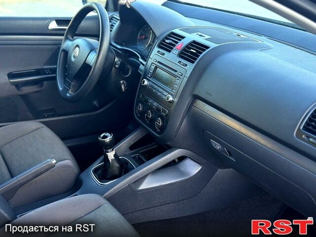 Фольксваген Гольф, объемом двигателя 1.6 л и пробегом 156 тыс. км за 5900 $, фото 3 на Automoto.ua