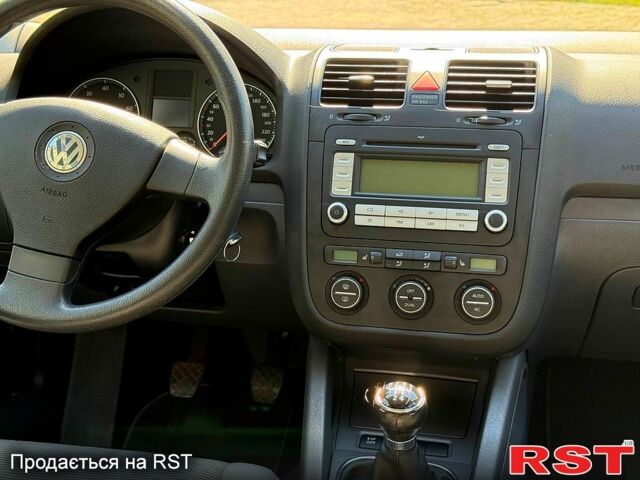 Фольксваген Гольф, объемом двигателя 1.6 л и пробегом 134 тыс. км за 6600 $, фото 5 на Automoto.ua