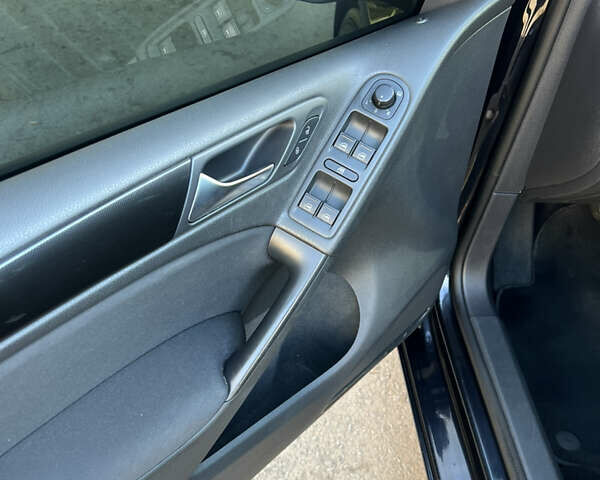 Фольксваген Гольф, объемом двигателя 1.39 л и пробегом 242 тыс. км за 7700 $, фото 21 на Automoto.ua