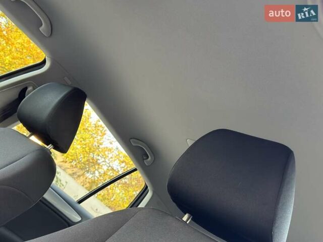 Фольксваген Гольф, объемом двигателя 1.6 л и пробегом 231 тыс. км за 7500 $, фото 28 на Automoto.ua