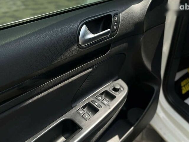 Фольксваген Гольф, объемом двигателя 1.6 л и пробегом 296 тыс. км за 7500 $, фото 16 на Automoto.ua