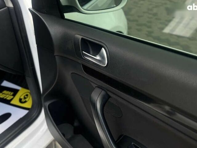 Фольксваген Гольф, объемом двигателя 1.6 л и пробегом 296 тыс. км за 7500 $, фото 9 на Automoto.ua