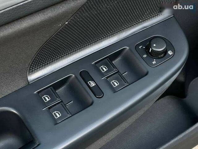 Фольксваген Гольф, объемом двигателя 1.6 л и пробегом 207 тыс. км за 9000 $, фото 6 на Automoto.ua