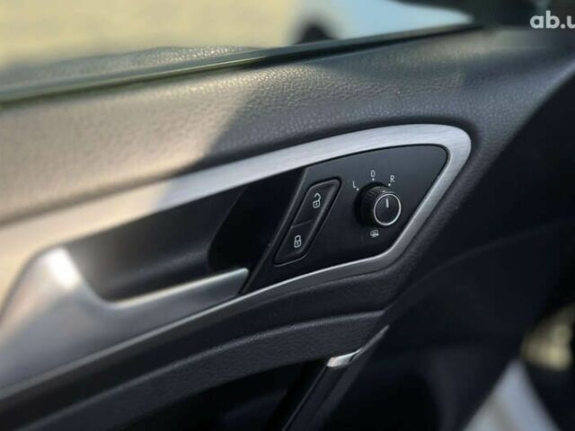 Фольксваген Гольф, объемом двигателя 1.6 л и пробегом 280 тыс. км за 10800 $, фото 15 на Automoto.ua