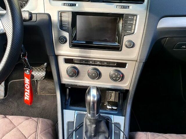 Фольксваген Гольф, объемом двигателя 1.8 л и пробегом 120 тыс. км за 11800 $, фото 6 на Automoto.ua