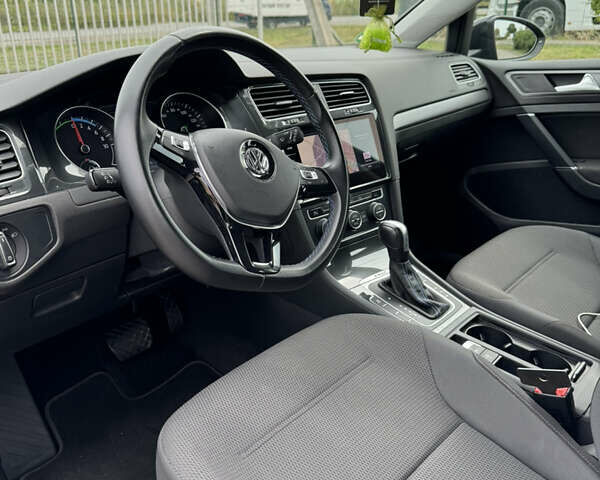 Фольксваген Гольф, объемом двигателя 0 л и пробегом 30 тыс. км за 16400 $, фото 6 на Automoto.ua