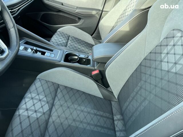 Фольксваген Гольф, объемом двигателя 1.5 л и пробегом 1 тыс. км за 33963 $, фото 8 на Automoto.ua