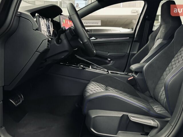 купить новое авто Фольксваген Гольф 2025 года от официального дилера Автодім Атлант на Вацлава Гавела Фольксваген фото