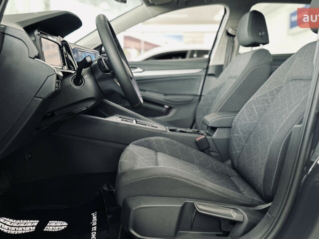 купить новое авто Фольксваген Гольф 2025 года от официального дилера Автодім Атлант на Вацлава Гавела Фольксваген фото