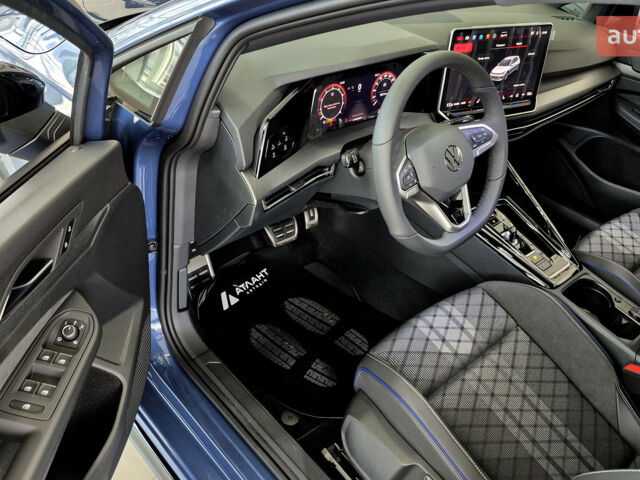 купити нове авто Фольксваген Гольф 2025 року від офіційного дилера Автодім Атлант на Вацлава Гавела Фольксваген фото