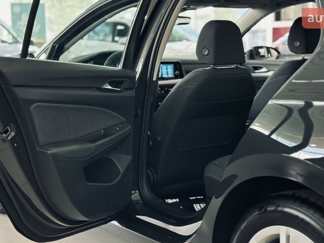 купить новое авто Фольксваген Гольф 2025 года от официального дилера Автодім Атлант на Вацлава Гавела Фольксваген фото