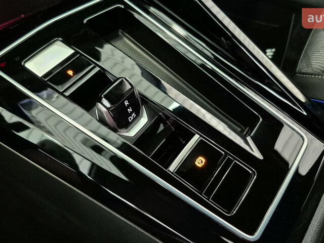 купить новое авто Фольксваген Гольф 2025 года от официального дилера Автодім Атлант на Вацлава Гавела Фольксваген фото