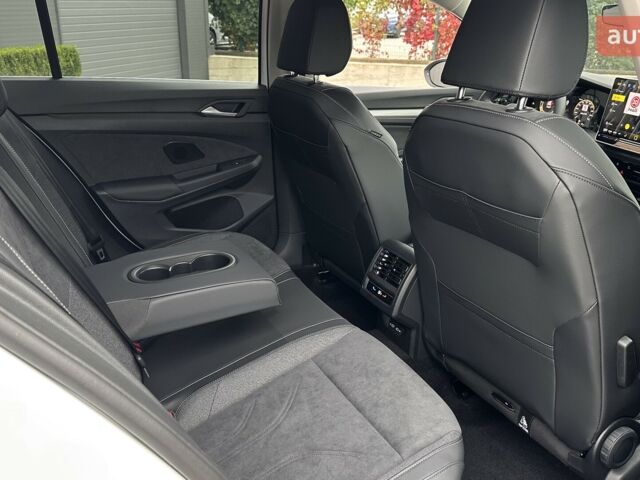 Фольксваген Гольф, объемом двигателя 1.4 л и пробегом 0 тыс. км за 32000 $, фото 35 на Automoto.ua