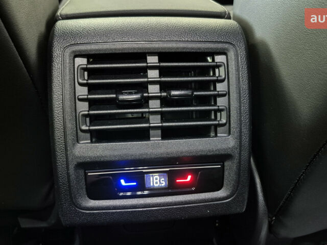 купить новое авто Фольксваген Гольф 2025 года от официального дилера Автодім Атлант на Вацлава Гавела Фольксваген фото