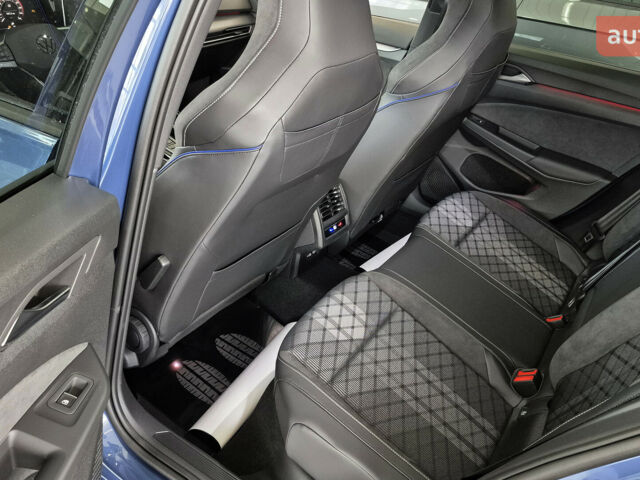 купить новое авто Фольксваген Гольф 2025 года от официального дилера Автодім Атлант на Вацлава Гавела Фольксваген фото