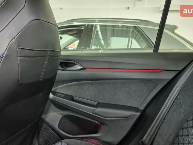 купить новое авто Фольксваген Гольф 2025 года от официального дилера Автодім Атлант на Вацлава Гавела Фольксваген фото