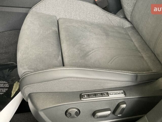 купить новое авто Фольксваген Гольф 2025 года от официального дилера Автодім Атлант на Вацлава Гавела Фольксваген фото