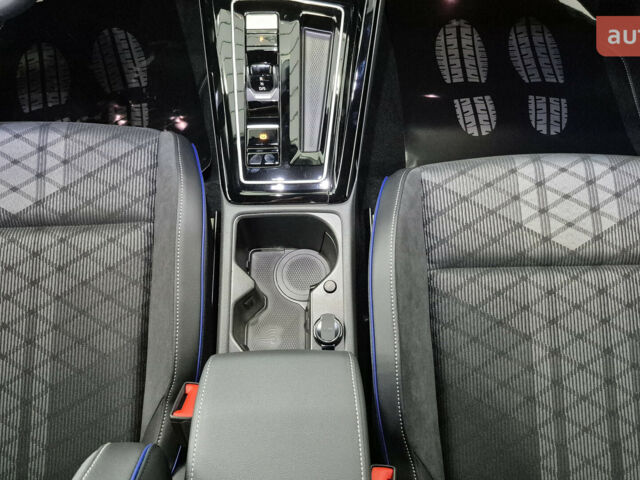 купить новое авто Фольксваген Гольф 2025 года от официального дилера Автодім Атлант на Вацлава Гавела Фольксваген фото