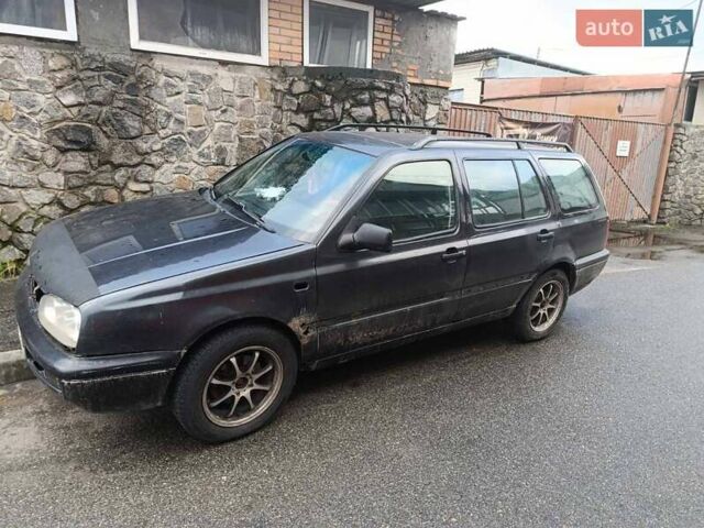 Фольксваген Гольф, объемом двигателя 1.6 л и пробегом 300 тыс. км за 2000 $, фото 1 на Automoto.ua