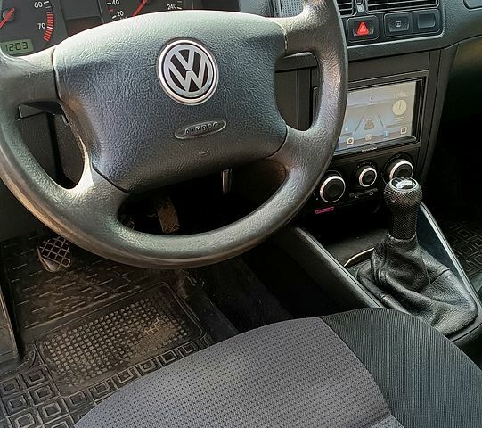 Фольксваген Гольф, объемом двигателя 16 л и пробегом 321 тыс. км за 4800 $, фото 5 на Automoto.ua
