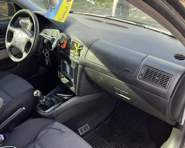 Фольксваген Гольф, объемом двигателя 1.6 л и пробегом 367 тыс. км за 4500 $, фото 5 на Automoto.ua