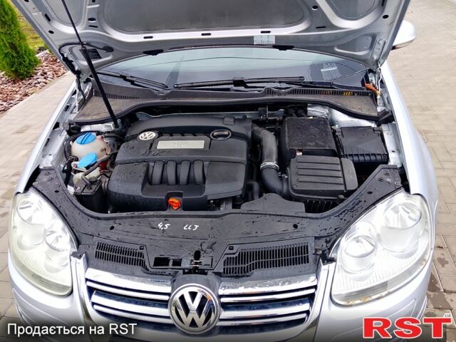 Фольксваген Гольф 2008 в Новоукраинке на Automoto.ua Фольксваген Гольф, объемом двигателя 1.6 л и пробегом 200 тыс. км за 5700 $, фото 7 на Automoto.ua