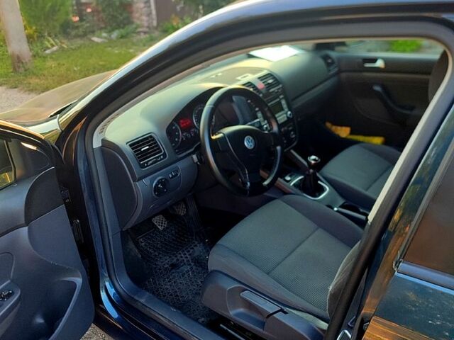 Фольксваген Гольф, об'ємом двигуна 1.6 л та пробігом 221 тис. км за 6400 $, фото 4 на Automoto.ua