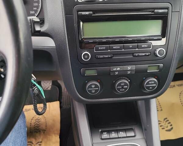 Фольксваген Гольф, объемом двигателя 1.39 л и пробегом 167 тыс. км за 6500 $, фото 11 на Automoto.ua