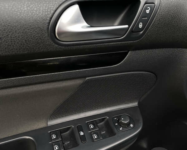 Фольксваген Гольф, объемом двигателя 1.6 л и пробегом 287 тыс. км за 7200 $, фото 19 на Automoto.ua