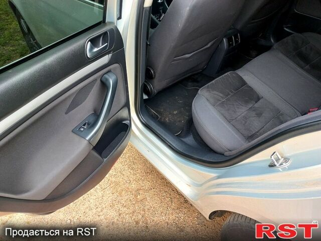 Фольксваген Гольф 2010 в Бобринце на Automoto.ua Фольксваген Гольф, объемом двигателя 1.6 л и пробегом 181 тыс. км за 6800 $, фото 5 на Automoto.ua