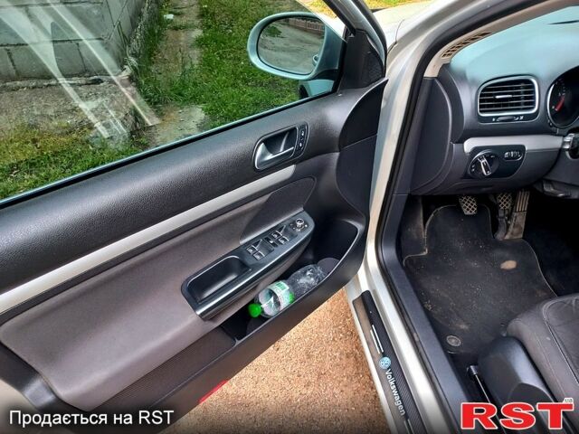 Фольксваген Гольф 2010 в Бобринце на Automoto.ua Фольксваген Гольф, объемом двигателя 1.6 л и пробегом 181 тыс. км за 6800 $, фото 6 на Automoto.ua