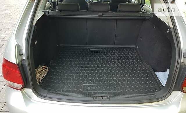 Фольксваген Гольф, объемом двигателя 1.6 л и пробегом 251 тыс. км за 9200 $, фото 33 на Automoto.ua