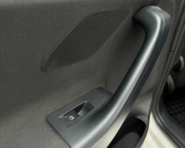 Фольксваген Гольф, об'ємом двигуна 1.6 л та пробігом 303 тис. км за 8500 $, фото 21 на Automoto.ua