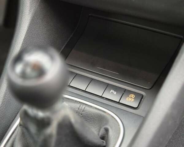 Фольксваген Гольф, объемом двигателя 1.6 л и пробегом 238 тыс. км за 8300 $, фото 20 на Automoto.ua