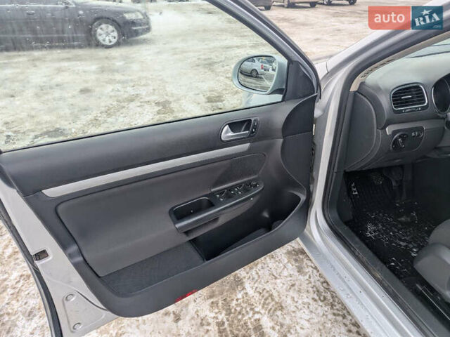 Фольксваген Гольф, объемом двигателя 1.6 л и пробегом 393 тыс. км за 6500 $, фото 9 на Automoto.ua