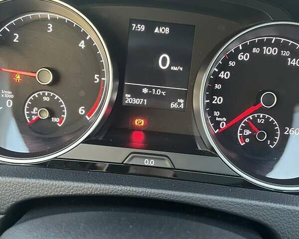 Фольксваген Гольф, объемом двигателя 1.6 л и пробегом 203 тыс. км за 12200 $, фото 7 на Automoto.ua