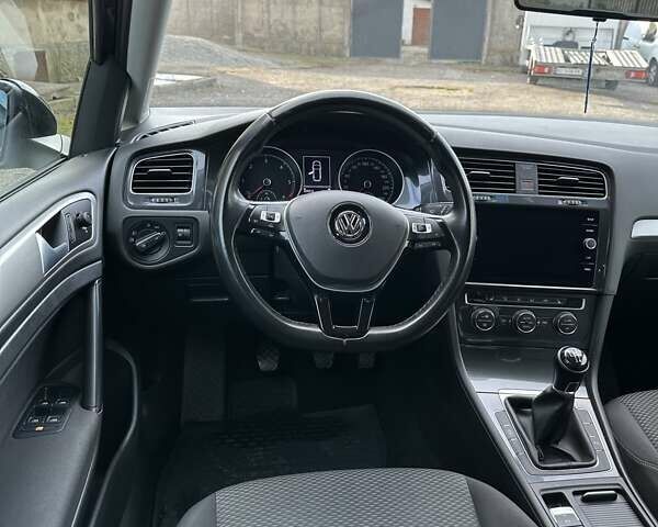 Фольксваген Гольф, объемом двигателя 1.6 л и пробегом 223 тыс. км за 12150 $, фото 11 на Automoto.ua