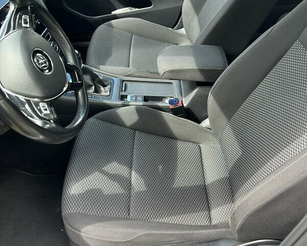 Фольксваген Гольф, объемом двигателя 1.6 л и пробегом 270 тыс. км за 12990 $, фото 7 на Automoto.ua