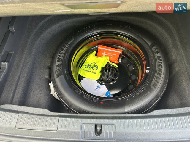 Фольксваген Гольф, объемом двигателя 1.6 л и пробегом 270 тыс. км за 12990 $, фото 16 на Automoto.ua